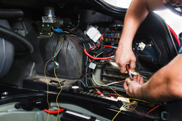 Leia mais sobre o artigo Conheça os mistérios que envolvem a parte elétrica do carro